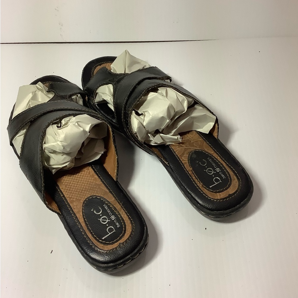 BOC toe sandals size 8. Black in color - Picture 3 of 6